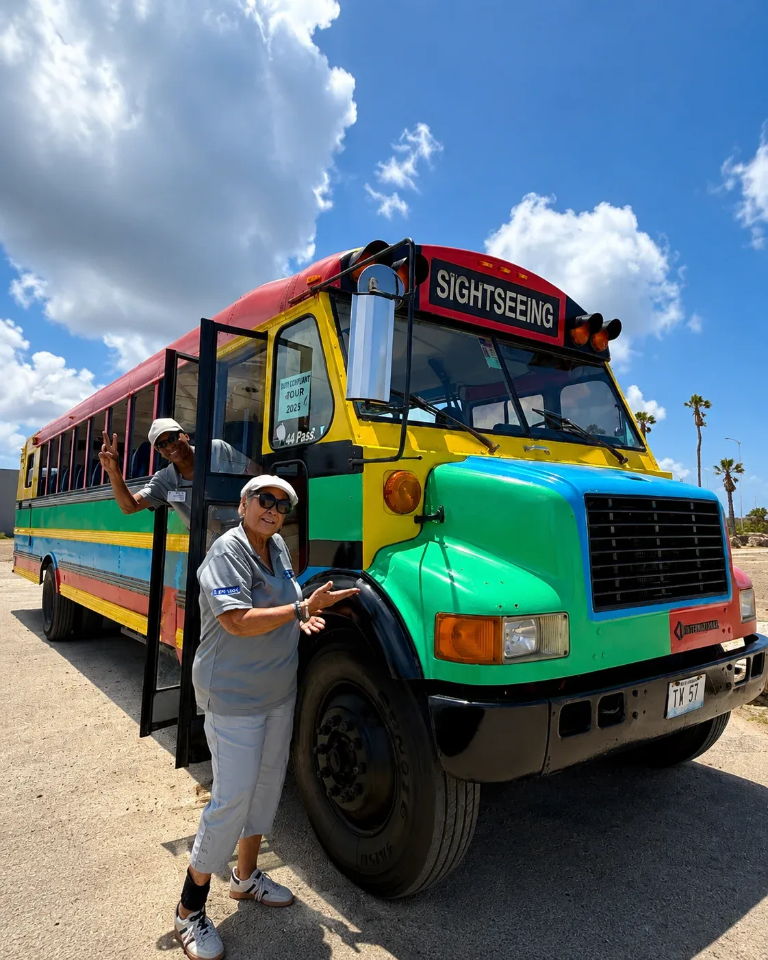 Ben Tours licensed Curaçao tour operator with colorful sightseeing bus and local tour guides
